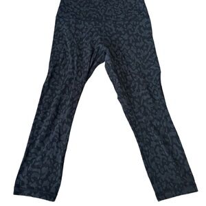 lululemon athletica Black Leggings with Form-Fitting Fit and Full Length